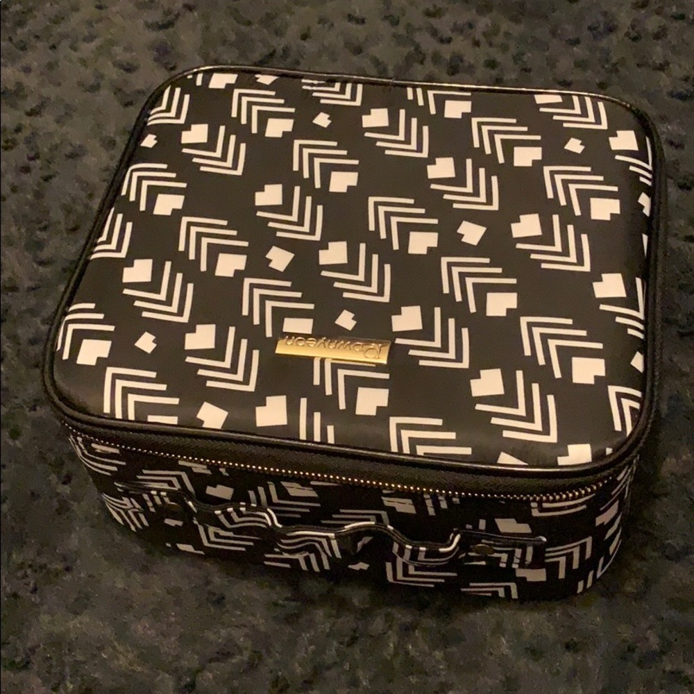 Rowneyeon BEST EVER MAKEUP TRAVEL BAG HOLDER